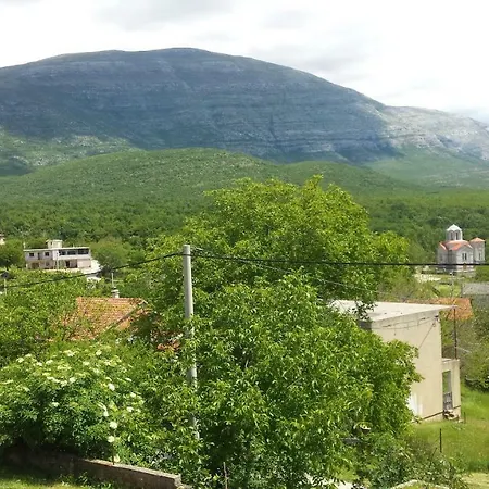 Cetina - With A View Apartman