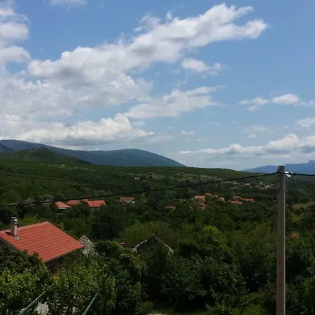 Cetina - With A View Apartman *