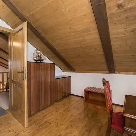 Cetina - With A View Apartman *