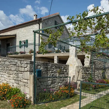 Cetina - With A View Milasi