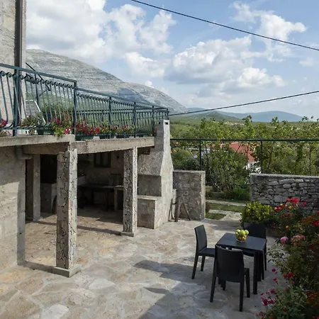 Cetina - With A View Milasi