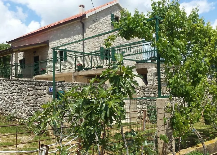 Cetina - With A View Apartment *