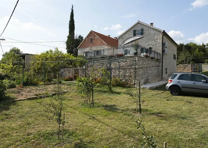 Cetina - With A View Apartment Milasi